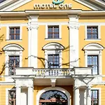 Hotel One